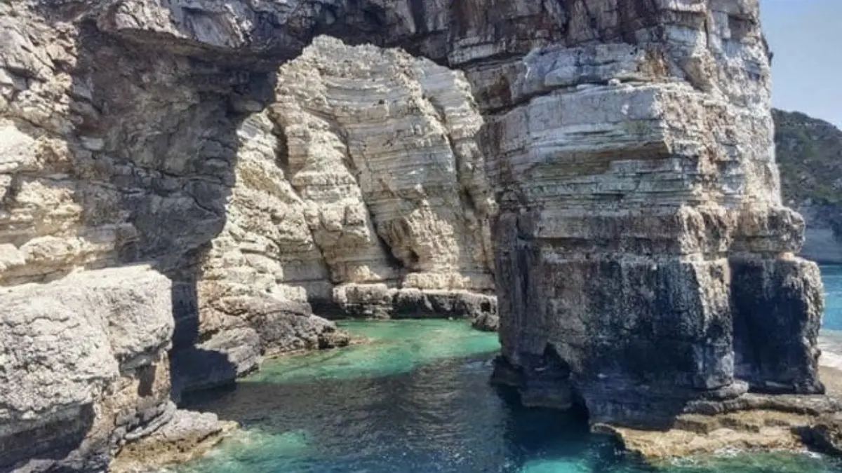«Ήλιδα Ντόλφιν»: Μηχανική βλάβη ενώ μετέφερε 54 επιβαίνοντες προς Παξούς