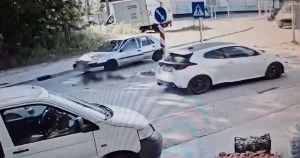 Ιωάννινα: Συγκλονιστικό βίντεο με παράσυρση ανήλικης στη λεωφόρο Γράμμου