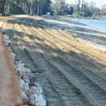 Λαϊκή Συσπείρωση: Αναφορά στην Αποκεντρωμένη για αποκατάσταση της παραλίας Μονολιθίου από τον ποδηλατόδρομο