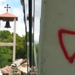 Σεισμός 8ης Μαρτίου: “Κόκκινα” σπίτια, “κίτρινες” υποσχέσεις και μια ΚΥΑ που ακόμα δεν έχει εκδοθεί!