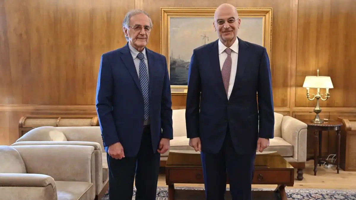 Δένδιας: Άμεση σύγκληση της Επιτροπής για τους άταφους πεσόντες στη Βόρεια Ήπειρο