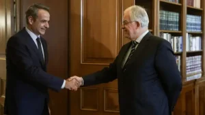 Στο επίκεντρο ακρίβεια, άμυνα και καθημερινότητα στη συνάντηση Μητσοτάκη – Τασούλα – Έρχεται το επίδομα για παιδιά (βίντεο)