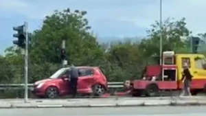 Ιωάννινα: Τροχαίο στο φανάρι του Νεοχωρόπουλου – Υλικές ζημιές σε δύο οχήματα (βίντεο)