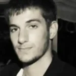 Στη σκιά της υπόθεσης Γιακουμάκη: Συλλήψεις για τον θάνατο του 49χρονου Δασκαλάκη στη Μεσαρά – Δηλώσεις του Γ. Τσούκαλη (βίντεο)