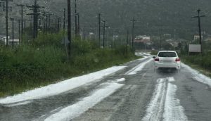 Σφοδρή χαλαζόπτωση στα Ιωάννινα – Ζημιές σε στάση του Πανεπιστημίου (βίντεο)