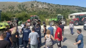 Από τη Λαψίστα στο Μέτσοβο οι αγρότες – Επίδοση ψηφίσματος στον Σχοινά για αποζημιώσεις, ΟΣΔΕ και κόστος παραγωγής