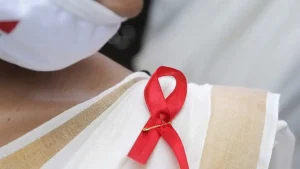 ΟΗΕ: Οι περικοπές χρηματοδότησης απειλούν την πρόοδο στον αγώνα κατά του AIDS