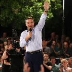 Τσίπρας από τη Νίκαια: «Πρόοδος ή στασιμότητα, εντιμότητα ή διαφθορά»