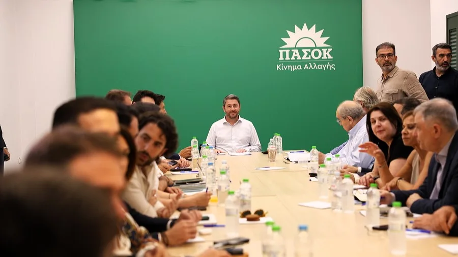Ανδρουλάκης από το Πολιτικό Συμβούλιο: «Δεν είναι ώρα για σενάρια, είναι ώρα για μάχη»