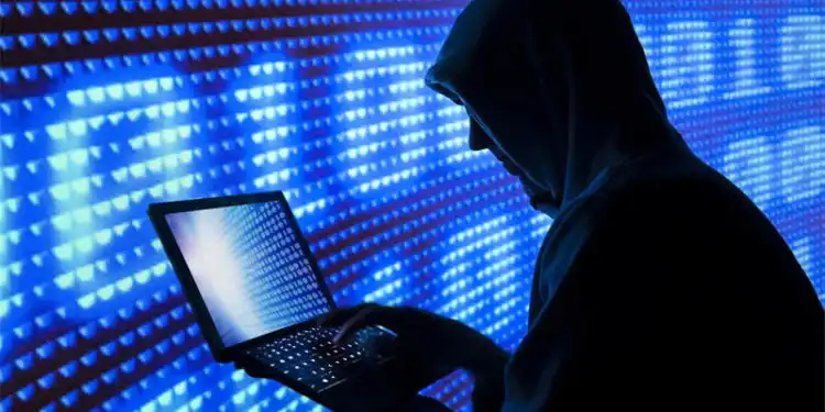 «Voice Cloning»: Σοκάρουν οι απάτες με κλωνοποίηση φωνής μέσω AI – Πώς παγιδεύουν τα θύματα