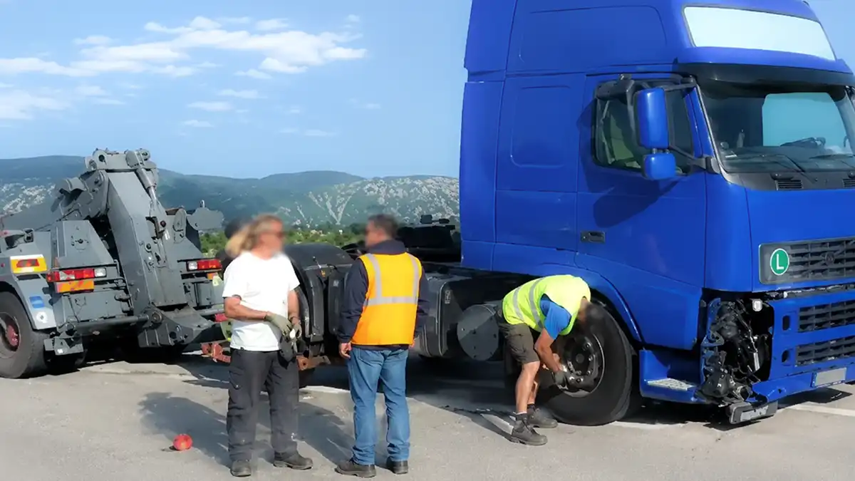 Ιωάννινα: Ανατροπή νταλίκας στην Εγνατία Οδό – Προβλήματα στο ρεύμα προς Θεσσαλονίκη (video)