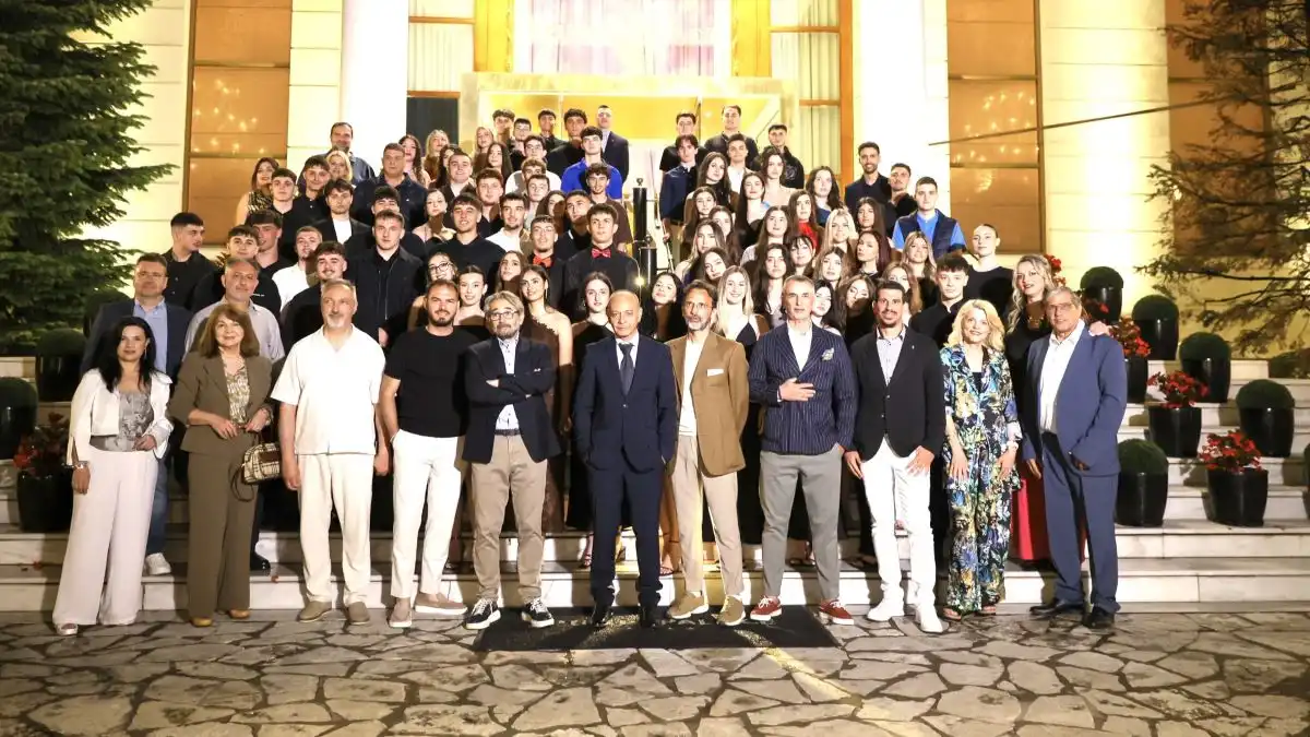 Η 27η αποφοίτηση των Δωδωναίων Εκπαιδευτηρίων: Μια βραδιά γεμάτη συγκίνηση και αισιοδοξία