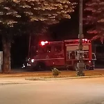 Ιωάννινα: Στις φλόγες κάδος ανακύκλωσης ρούχων έξω από το Δικαστικό Μεγαρο