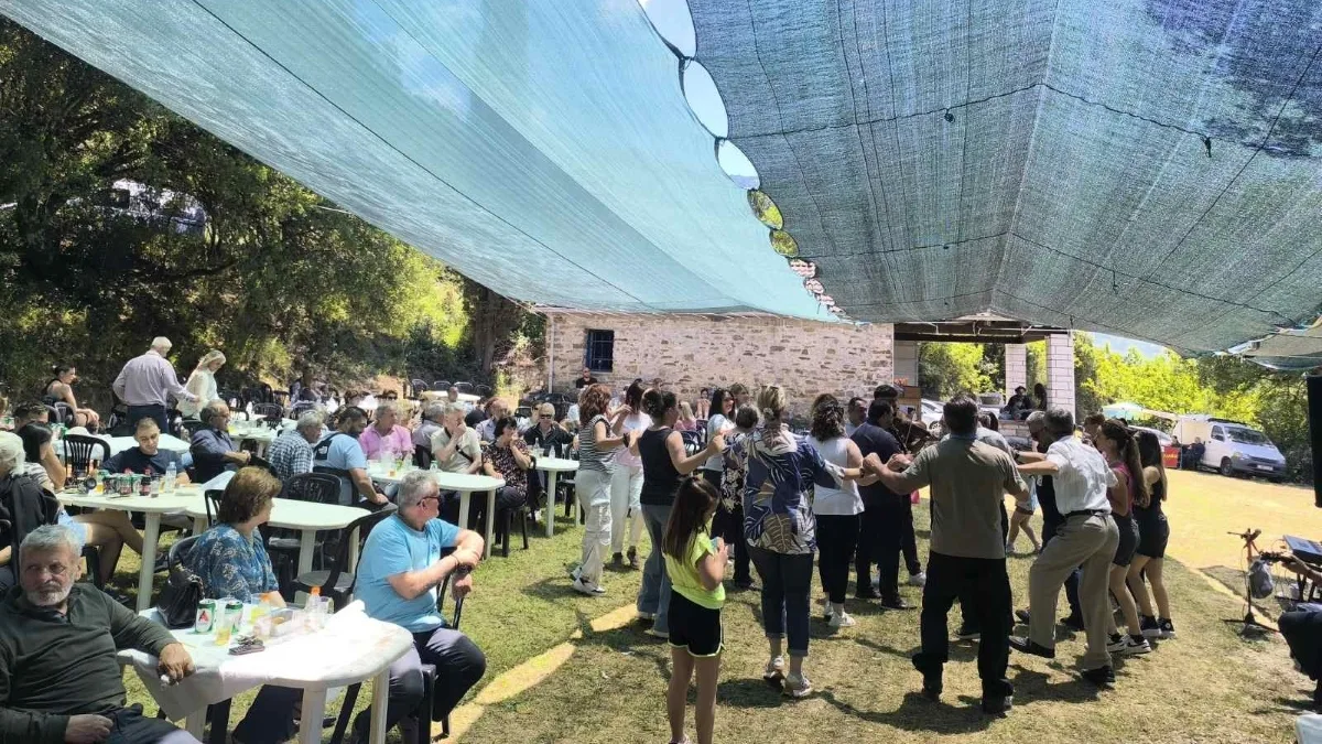 Ηλιόρραχη: Γλέντι μέχρι αργά στο καθιερωμένο πανηγύρι της Αγίας Τριάδας