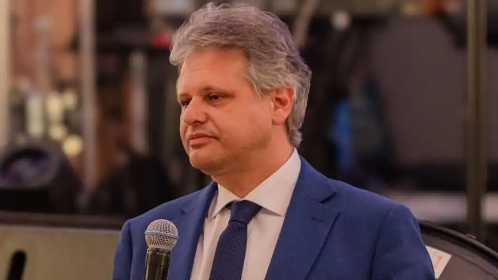 Νιτσιάκος: Μήνυμα ενότητας και συνέχειας στη νέα εποχή μετά το deal με την MHP