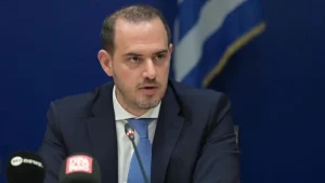 Από τον σιδηρόδρομο έως τα ηλεκτρικά πατίνια: Οι άμεσες κινήσεις στο υπουργείο Μεταφορών
