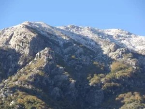 Στη Βουλή από τον Κ. Μπάρκα η εγκατάλειψη και ο συγκοινωνιακός αποκλεισμός του Δυτικού Ξηροβουνίου