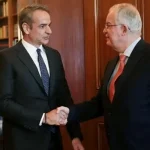 Στον Πρόεδρο της Δημοκρατίας ο Μητσοτάκης με αναφορές σε δανειολήπτες και οικονομία