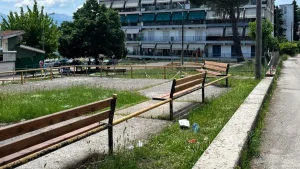 Βρυσούλα Ιωαννίνων: Παιδική χαρά χωρίς κούνιες, αλλά με παιδιά να παίζουν ανάμεσα στις… κορδέλες