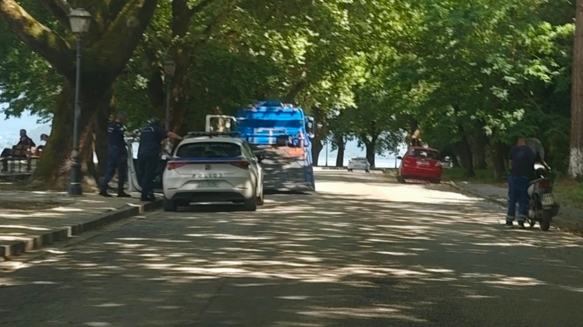 Σοβαρό τροχαίο στο Παραλίμνιο των Ιωαννίνων: Σύγκρουση δικύκλου με ποδήλατο