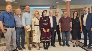 Στην Ηγουμενίτσα παρουσιάστηκε το βιβλίο της Κωνσταντίνας Καρακώστα για τη Μοσχόπολη και το Μίσκολτς