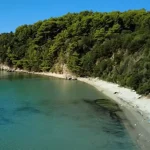 Σκάλα Βαλανιδοράχης: Μια ήσυχη απόδραση στην Πρέβεζα (βίντεο)