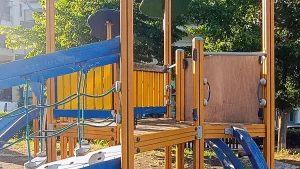 Ιωάννινα: Ατύχημα στην παιδική χαρά του Άλσους – Ο Δήμος συντηρεί, οι βάνδαλοι καταστρέφουν