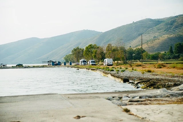 Αρκετά τροχόσπιτα με τουρίστες στη Θεσπρωτία – Από τη Σαγιάδα μέχρι τη Γλυκή