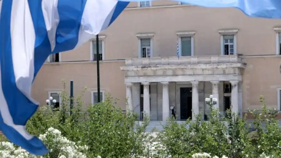 Αρχίζει η αναθεώρηση του Συντάγματος – Οι αλλαγές που μπαίνουν στο τραπέζι και τα πρόσωπα