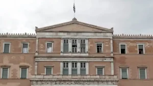 Συνταγματική αναθεώρηση-Άρθρα 89 και 90: Η «περιστρεφόμενη πόρτα» και οι ανώτατοι δικαστές