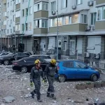 Νέοι ρωσικοί βομβαρδισμοί στην Ουκρανία με τρεις νεκρούς – Νέα έκκληση Ζελένσκι για εκεχειρία