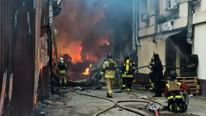 Ουκρανία: Νεκρή γυναίκα από ρωσικό βομβαρδισμό στο Χάρκοβο