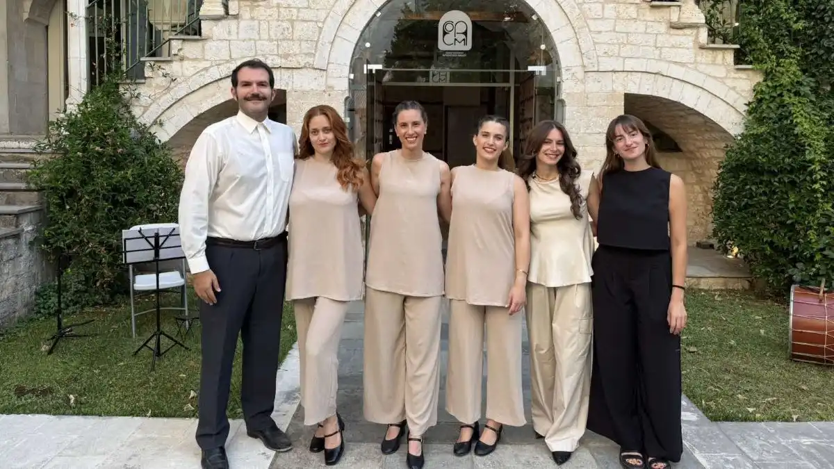 Θεατρικό Σχήμα ΑΩ: Ο Οδυσσέας Ανδρούτσος ζωντάνεψε θεατρικά στο ιστορικό Αρχοντικό Μίσιου
