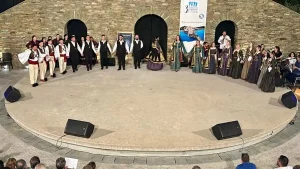 Η ηπειρώτικη παράδοση ταξίδεψε στην Άνδρο με το Τμήμα Παραδοσιακών Χορών του Δήμου Ιωαννιτών