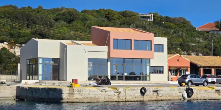 Εγκαινιάστηκε ο νέος επιβατικός σταθμός του λιμένα Γαΐου στους Παξούς από τον ΟΛΚΕ