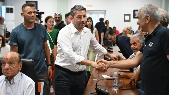 Επίθεση Ανδρουλάκη σε Μητσοτάκη και Τσίπρα από την Κάρπαθο