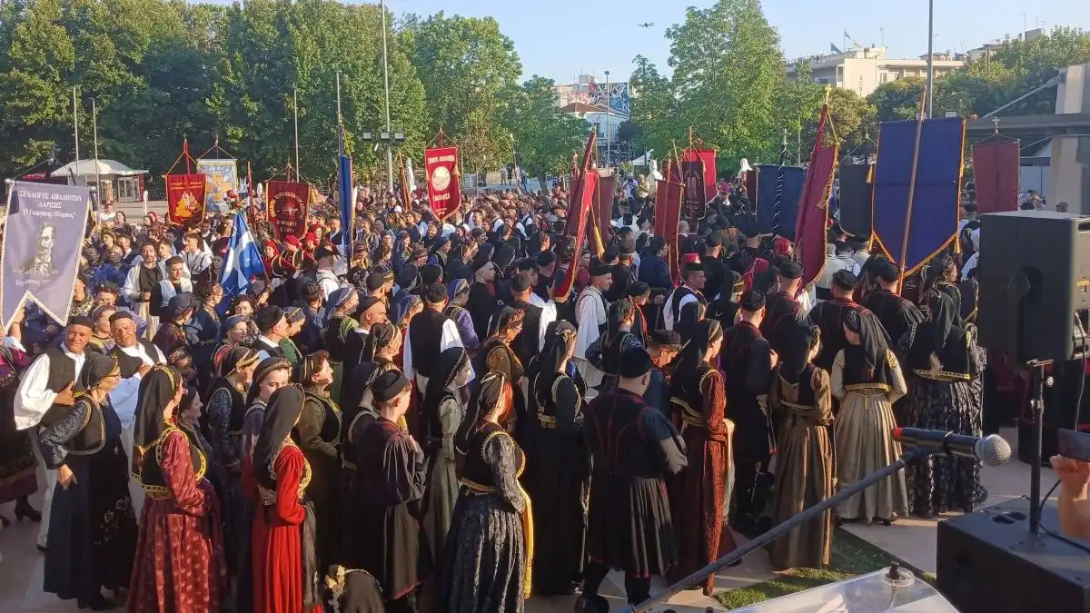 1.500 χορευτές στο 40ό Πανελλήνιο Αντάμωμα Βλάχων στα Τρίκαλα