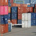 Τραμπ: Δασμοί έως 200% στα εισαγόμενα γενόσημα φάρμακα από το 2028