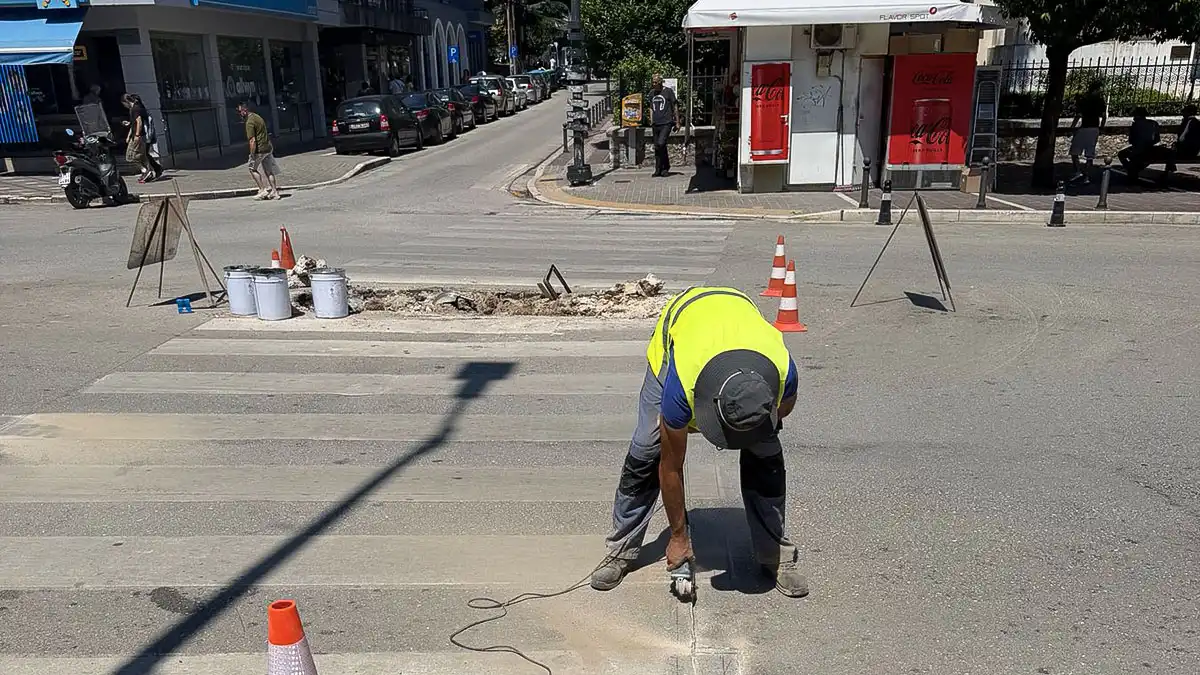 Έξυπνη διάβαση πεζών κατασκευάζεται έξω από το Δημαρχείο Ιωαννίνων (βίντεο)