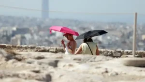 Αλλαγή καιρού: Υψηλές θερμοκρασίες από τη μια, ισχυρές καταιγίδες και «RED CODE» από την άλλη
