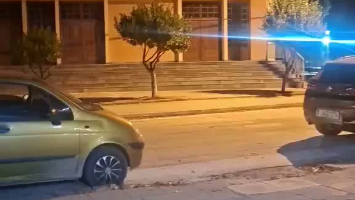 Κατσικάς Ιωαννίνων: Σπασμένες πλάκες και «εξαφανισμένη» διάβαση πεζών έξω από τον Ιερό Ναό Κωνσταντίνου και Ελένης (βίντεο)