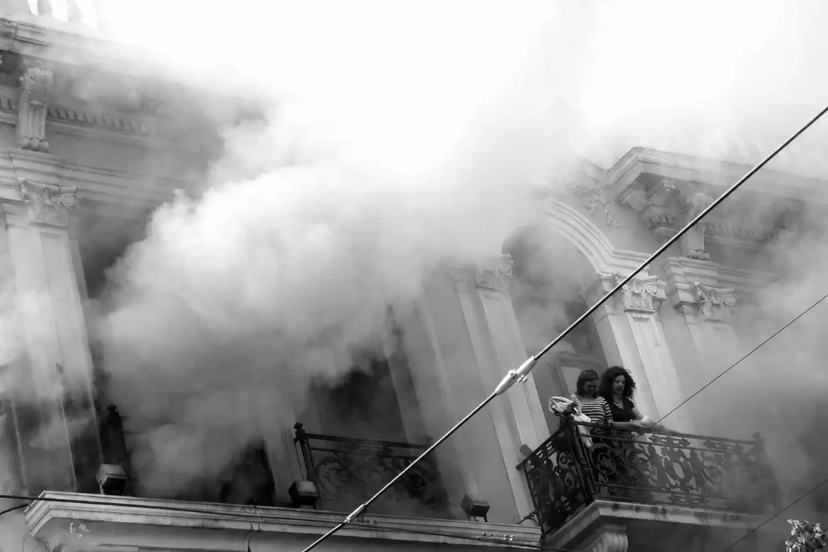 Υπόθεση Marfin-16 χρόνια μετά: Δύο συλλήψεις στην Αθήνα και διεθνές ένταλμα για 46χρονη (βίντεο)