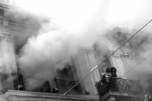 Υπόθεση Marfin-16 χρόνια μετά: Δύο συλλήψεις στην Αθήνα και διεθνές ένταλμα για 46χρονη (βίντεο)