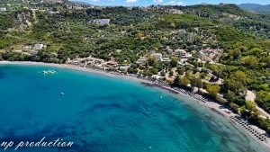 Παραλία Αρίλλα: Το «διαμάντι» της Θεσπρωτίας με τα κρυστάλλινα νερά (video)