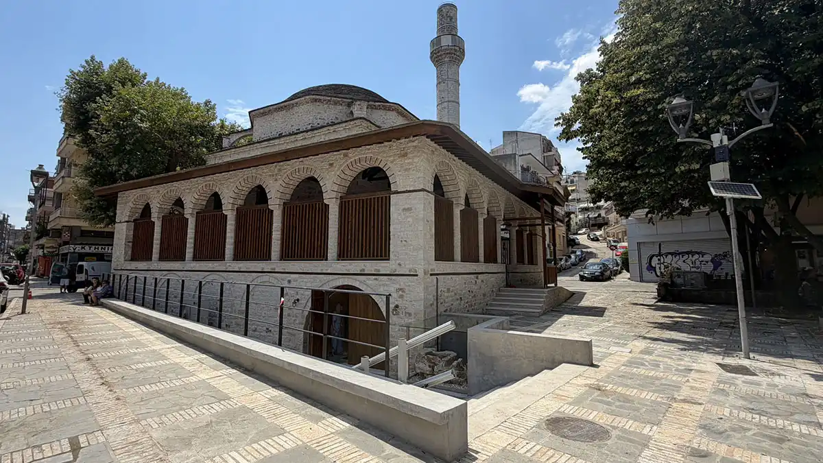 Τζαμί Καλούτσιανης, Οθωμανικό Λουτρό και Κάστρο Κιάφας 