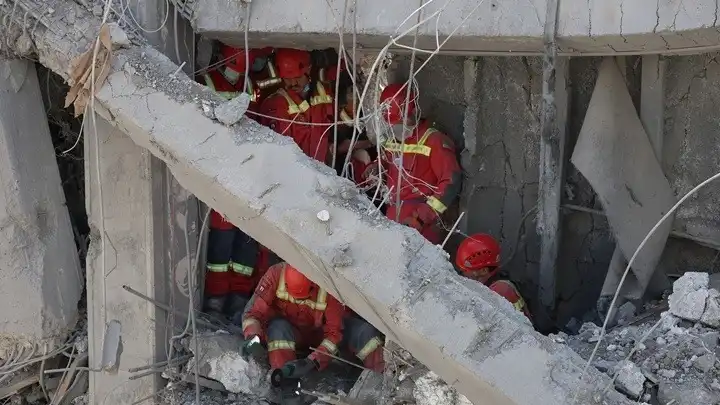 Σφοδροί αμερικανικοί βομβαρδισμοί στο νότιο Ιράν – Στο στόχαστρο περιοχές κοντά στα Στενά του Ορμούζ