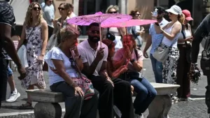 Οι Έλληνες ζουν περισσότερο, αλλά σχεδόν 12 χρόνια με προβλήματα υγείας