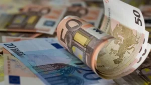 Κόκκινα δάνεια: Τι αλλάζει από την 1η Σεπτεμβρίου για νόμο Κατσέλη, step up, ελβετικό φράγκο και servicers