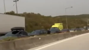 Εγνατία Οδός: Ένα 15λεπτο «μπλόκο» στη σήραγγα Μεσοβουνίου έφερε ουρές χιλιομέτρων (βίντεο)