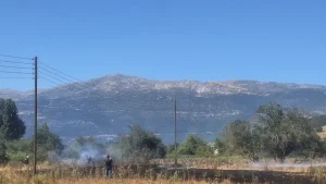 Ιωάννινα: Φωτιά στον Κατσικά δίπλα στη δομή προσφύγων – Επιχειρεί η Πυροσβεστική